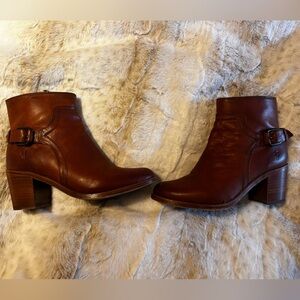 FRYE “ Janis Shield Pull-On Booties Cognac Brown Leather” size 6